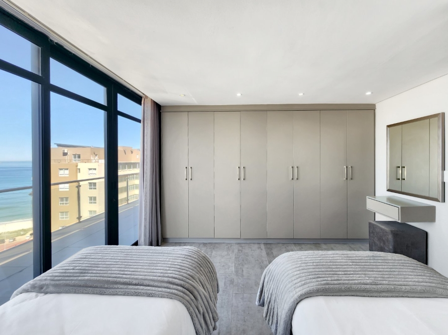 4 Bedroom Property for Sale in Waves Edge Western Cape